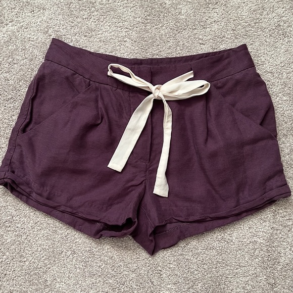 Aritzia Wilfred Shorts - Picture 1 of 7